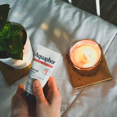 Lifestyle Images for Aquaphor 20