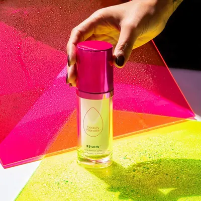 Lifestyle Images for Beautyblender 10