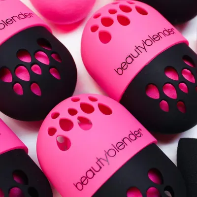 Lifestyle Images for Beautyblender 19