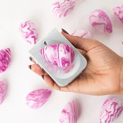 Lifestyle Images for Beautyblender 25