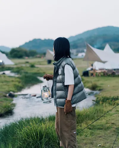 Lifestyle Images for CanadaGoose Outdoor LIF 3