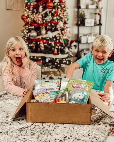 Lifestyle Images for Crayola 27