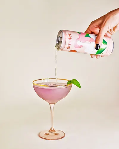Lifestyle Images for Droplet 28