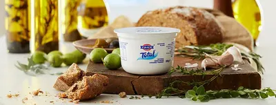 Amazon listing image for FAGE 10