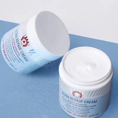 Lifestyle Images for First Aid Beauty 16