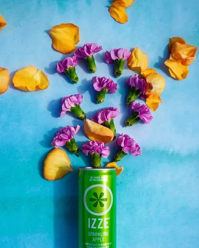 Lifestyle Images for IZZE 30