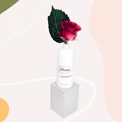 Lifestyle Images for Midsummer Skin 15