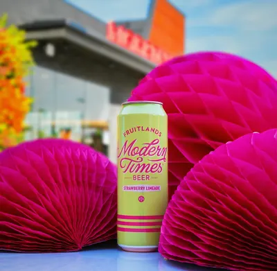 Lifestyle Images for Modern Times Beer 33