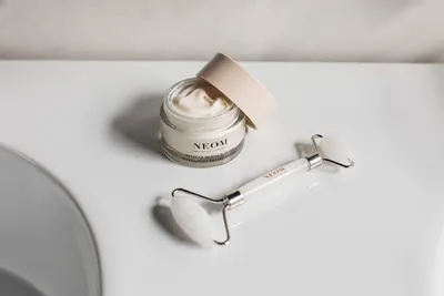 Lifestyle Images for Neom 26