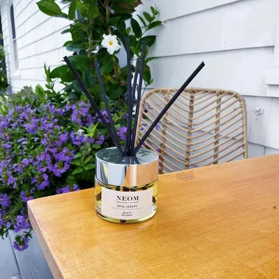 Lifestyle Images for Neom 28