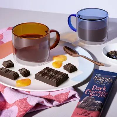 Lifestyle Images for Niagara Chocolates 8