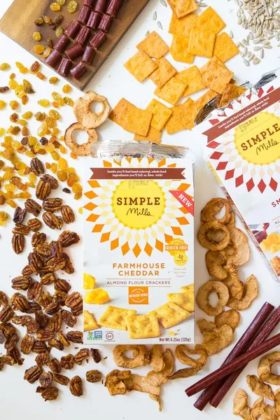 Lifestyle Images for Simple Mills 20