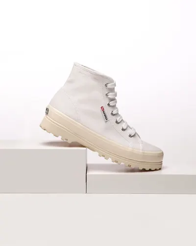 Lifestyle Images for Superga 31