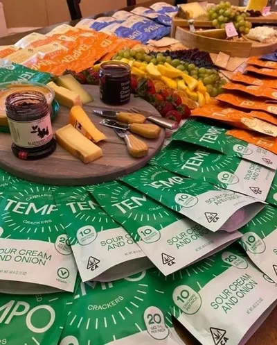 Lifestyle Images for Tempo Crackers 10