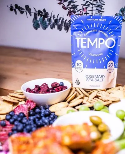 Lifestyle Images for Tempo Crackers 31