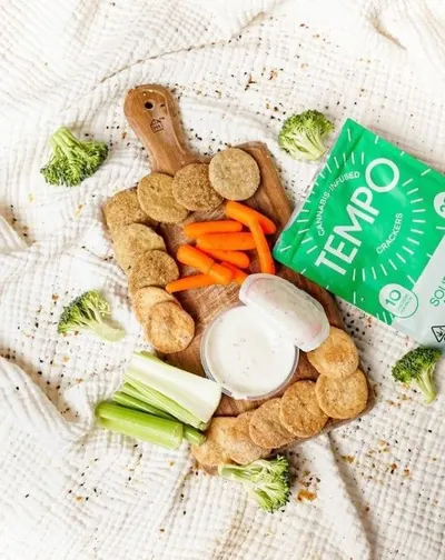 Lifestyle Images for Tempo Crackers 32