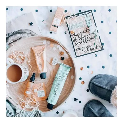 Lifestyle Images for UpCircle 24