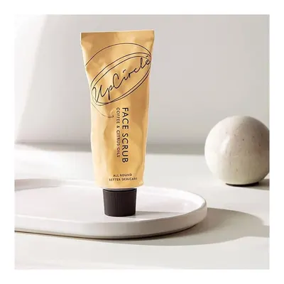 Lifestyle Images for UpCircle 57