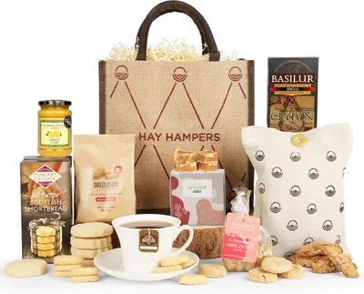 Shows all the items included in the gift basket or bundle, allowing customers to see the full contents and variety.