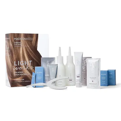 Shows all the items included in the hair highlighting kit to set expectations for what the customer will receive.