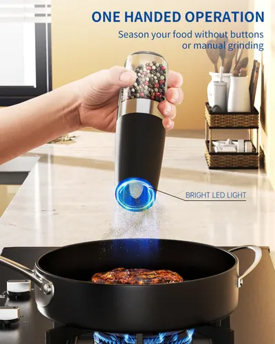Demonstrates the ease of use by showing how the product can be operated with just one hand, emphasizing convenience in the kitchen.
