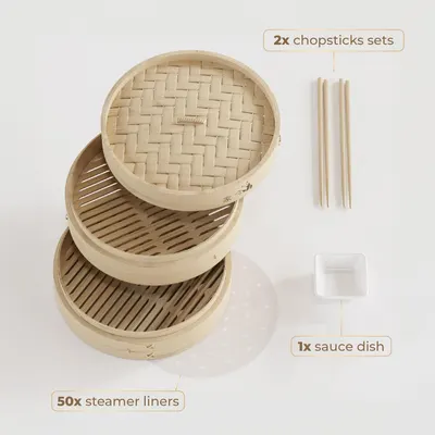 Shows all the items included in the bamboo steamer set, helping customers understand the complete package they will receive.