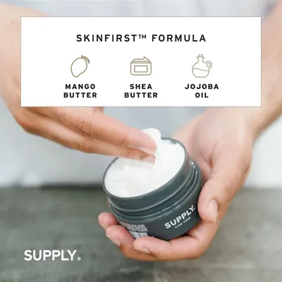 Highlights the key natural ingredients in the product's formula to emphasize its skin-nourishing benefits.