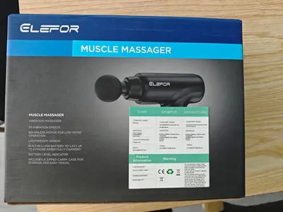 Highlights multiple key features of the muscle massager to demonstrate its versatility and convenience for potential buyers.