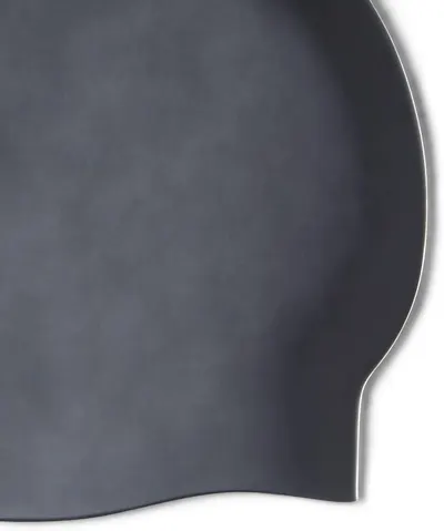 Highlights the product's smooth, uniform surface quality to emphasize its premium finish or ease of cleaning.
