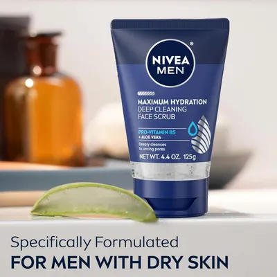 Highlights that the product is specifically formulated for men with dry skin, emphasizing its targeted skincare benefit.