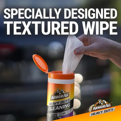 Highlights the specially designed textured wipe feature to emphasize the product's superior cleaning capability.