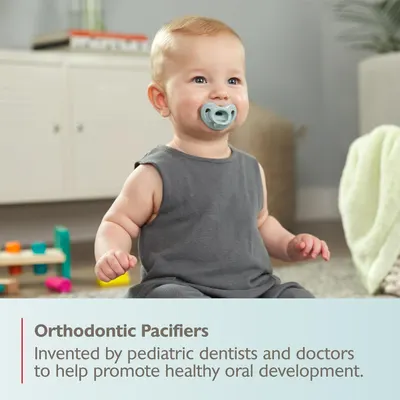 Highlights the orthodontic design of the pacifier, emphasizing its benefit for healthy oral development in babies.