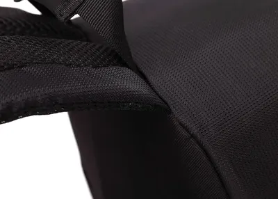 Highlights the high-quality fabric and stitching of the product to convey durability and premium construction.
