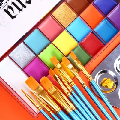 Shows the complete set of items included in the makeup kit, highlighting the variety of colors and tools provided.