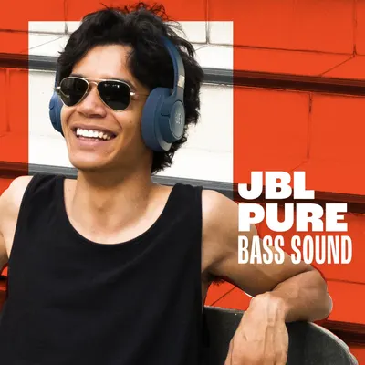 Highlights the product's superior bass sound quality to appeal to audio enthusiasts.