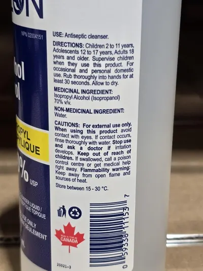 Provides clear directions on how to properly use the antiseptic cleanser, including age-specific guidance and application steps to ensure safe and effective use.