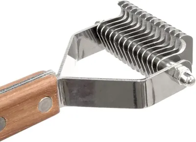 Highlights the physical design and construction of the pastry cutter, showing the multiple curved blades and wooden handle to help shoppers understand the tool's structure and quality materials.