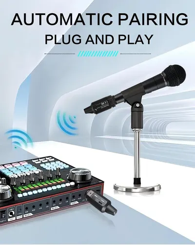 Communicates that the wireless microphone system connects automatically without manual setup, making it easy and convenient for users to start using immediately.