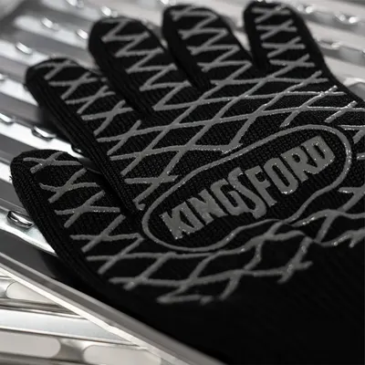 Highlights the textured, non-slip surface design to reassure shoppers that the product provides secure grip and traction.