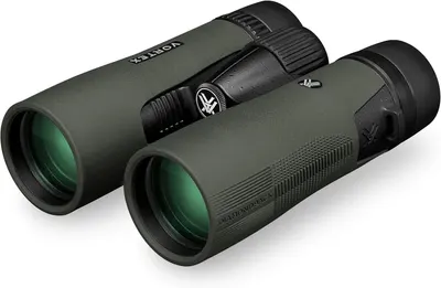 Provides a clean, catalog-style view of the binoculars on a white background with no text or design elements, allowing shoppers to see the product clearly.
