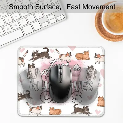 Highlights two key performance benefits of the mouse pad—its smooth surface for comfortable use and fast movement for responsive mouse tracking—to reassure shoppers of quality and functionality.