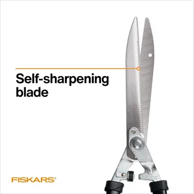 Highlights the self-sharpening blade feature to communicate the product's convenience and long-lasting sharpness without manual maintenance.