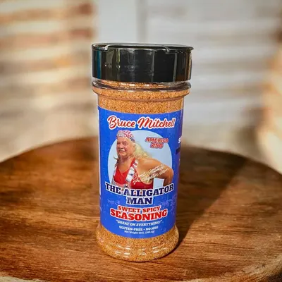 Shows the product in a natural home environment to help shoppers visualize it in their own kitchen and create an authentic, relatable context.