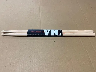 Communicates multiple quality features of the drumsticks to reassure buyers that they are receiving a professionally matched, high-quality pair.