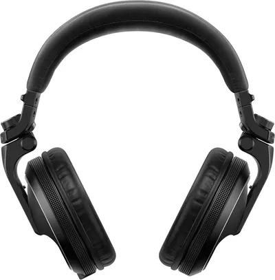 Provides a clean, catalog-style view of the headphones on a white background with no distractions, allowing shoppers to see the product design and build quality clearly.