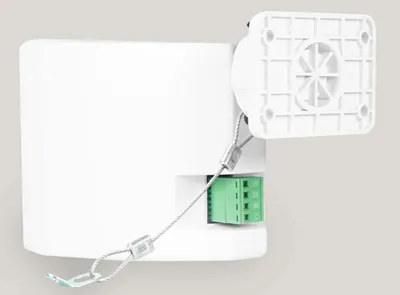Shows the product in a clean, catalog-style presentation to give shoppers a clear view of the device and its included mounting components.