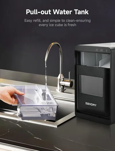 Highlights the convenience of the pull-out water tank design, emphasizing easy refilling and cleaning to ensure fresh ice cubes.