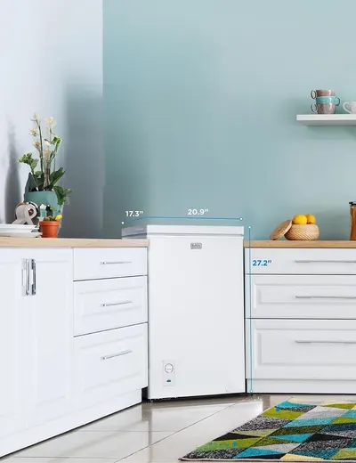 Communicates the exact physical dimensions of the appliance to help shoppers determine if it will fit in their available kitchen space.