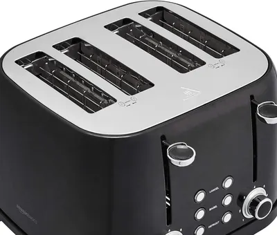 Provides a clear, unobstructed view of the 4-slice toaster's design, build quality, and control panel to help shoppers evaluate the product's appearance and features.