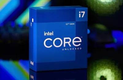 Displays the Intel Core i7 processor packaging to show shoppers what they will receive and reinforce brand recognition.
